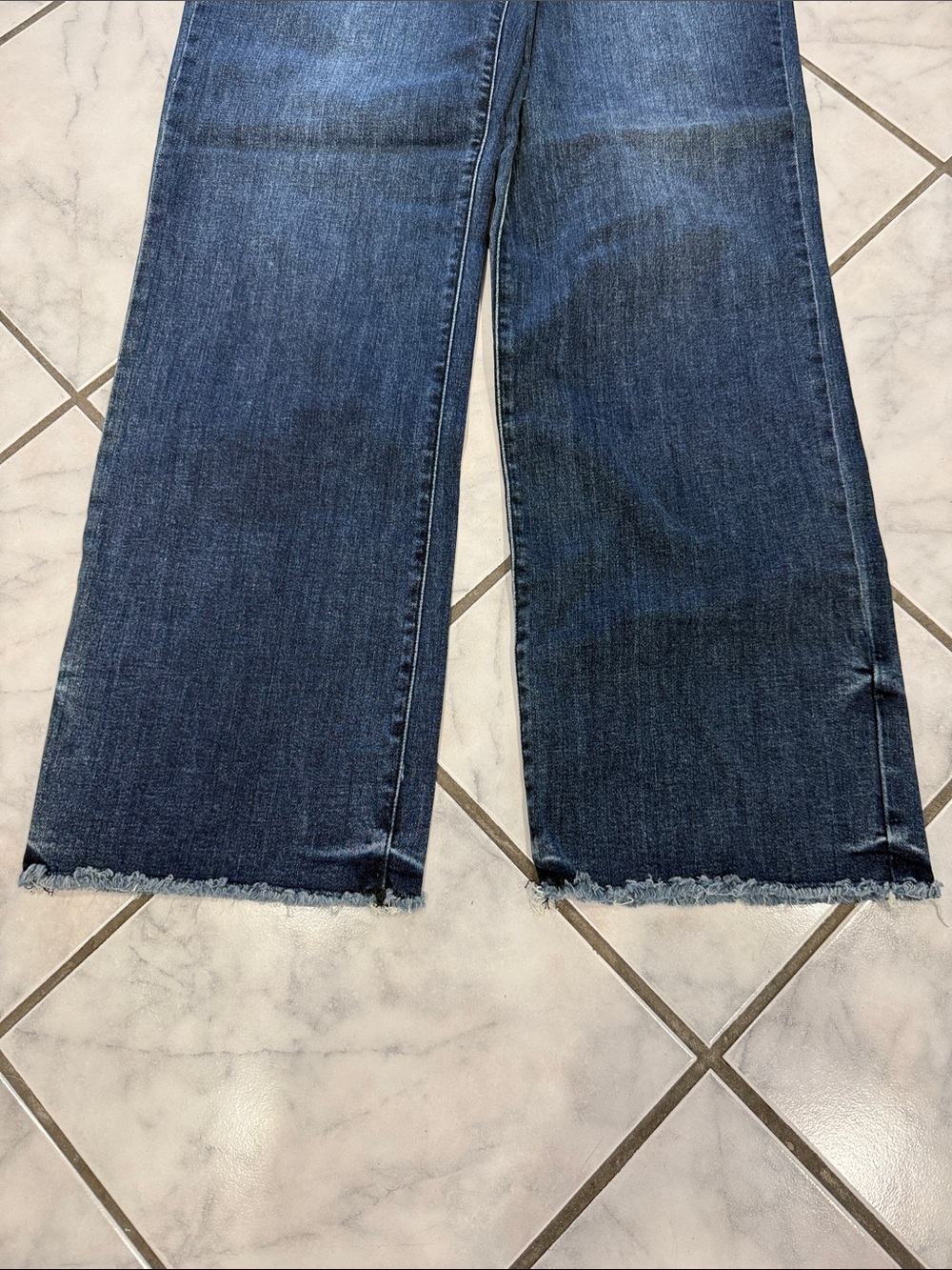 Judy Blue Mid-Rise Wide-Leg Jeans in Indigo Blue - Picture 2 of 3